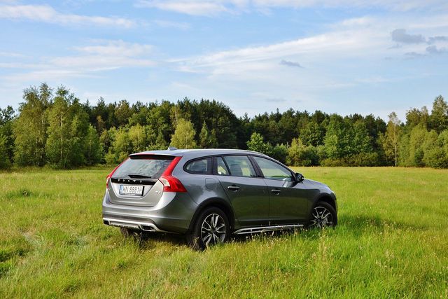 Volvo V60 Cross Country D4 Geartronic Summum - daje odpocząć