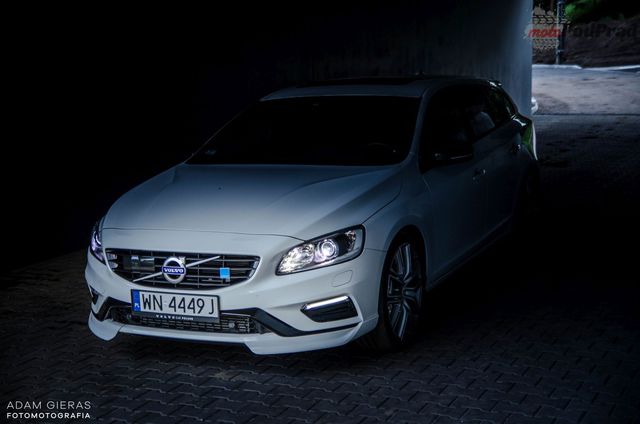 Volvo V60 2.0t 367 KM Polestar - cichy zabójca