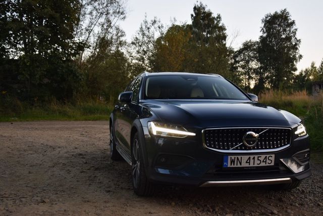 Volvo V60 Cross Country B4 AWD