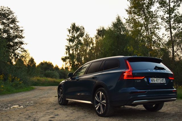 Volvo V60 Cross Country B4 AWD