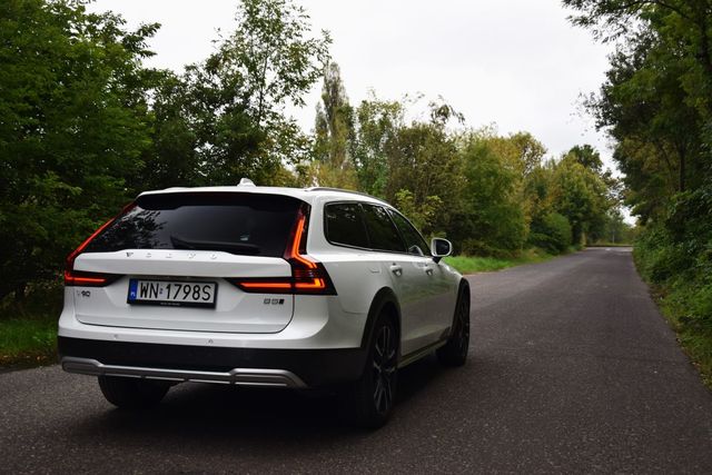 Volvo V90 Cross Country B5 nie ma słabych stron