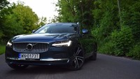 Volvo V90 T8 eAWD - z przodu