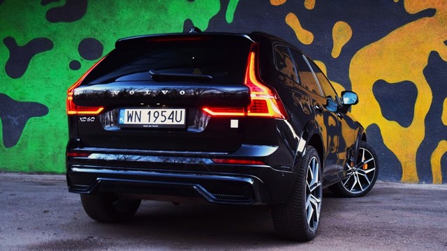 Volvo XC60 T8 eAWD Polestar Engineered, czyli auto kompletne