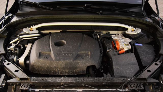 Volvo XC60 T8 eAWD Polestar Engineered, czyli auto kompletne