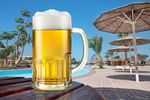 Spożycie alkoholu na urlopie: Polska w TOP 10