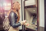 Znikają darmowe bankomaty. Jak nie płacić?