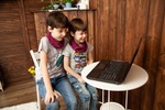 Bezpieczeństwo dzieci w sieci. Jak wyłudzane są dane dzieci i jak je chronić?