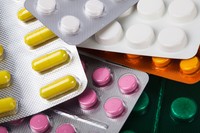 Firmy farmaceutyczne są zmuszone obniżać ceny leków