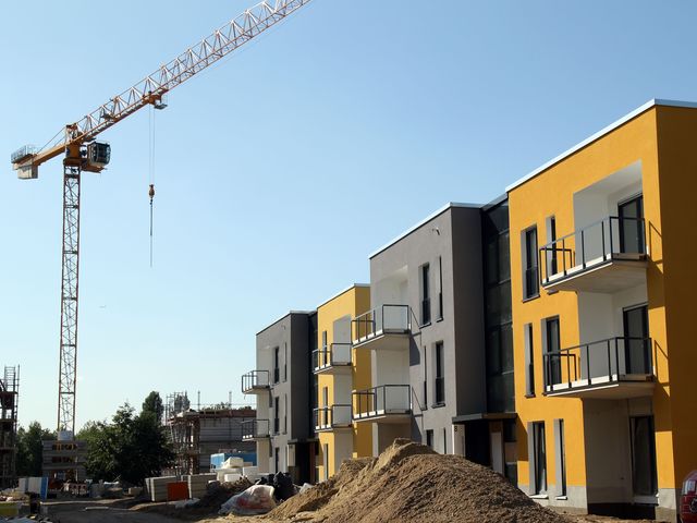 Budowa mieszkań w VI 2013 r.