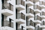 Sprzedaż mieszkań deweloperskich spadła o 41% w II kw. 2022 r.