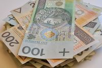 Średni dług Polaka to blisko 19 tys. złotych