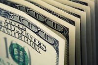 Tańszy dolar na wakacje 2019?