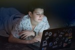 Dzieci w sieci coraz bardziej zagrożone. Co mogą zrobić rodzice?