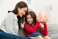 Jak rodzice angażują się w edukację finansową dzieci?