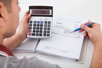 Powód zwolnienia z VAT na fakturze z 2014 r.?