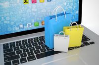 Jak Polacy płacą za zakupy online?