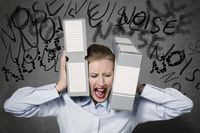 Hałas w pracy: jak z nim walczyć?