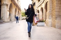 Jak nowe technologie wspierają zakupy w sklepie stacjonarnym?