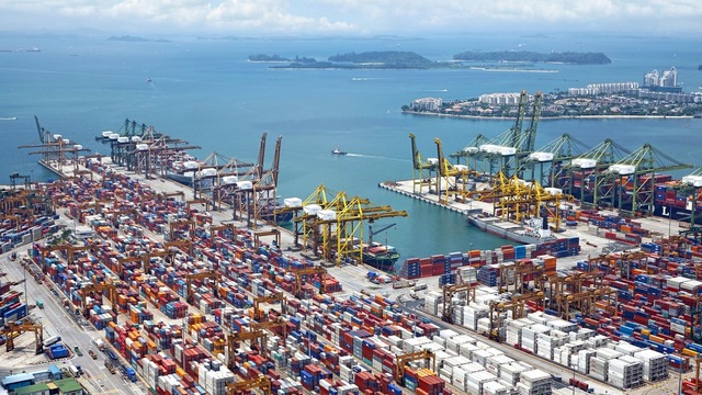 GUS: w 2020 roku eksport wzrósł o 2,8%, a import spadł o 2%