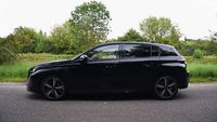 Peugeot 308 1.5 BlueHDi EAT8 GT - profil