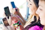 Polski nastolatek ze smartfona korzysta częściej niż jego rówieśnik z USA 
