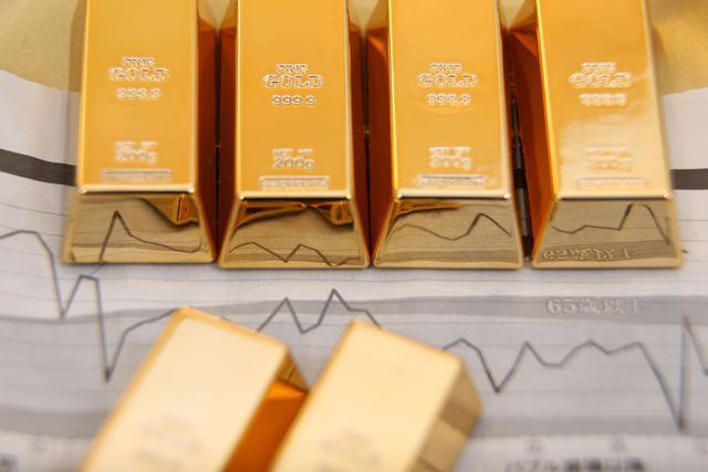 Czy inwestycja w złoto nadal ma sens?
