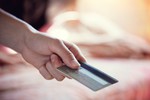 Karta kredytowa – jakie daje korzyści?