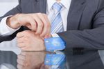 6 zasad korzystania z karty płatniczej w firmie