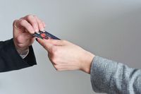 Karta kredytowa dla pary - lepiej razem czy oddzielnie?