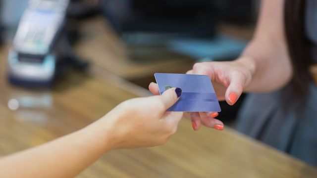 Płatności kartą: Polacy wierzą w ich bezpieczeństwo