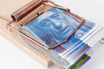 Pomoc frankowiczom: przewalutowanie kredytu w CHF obniży ratę tylko na chwilę