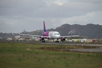 Nietrzeźwy pasażer zmusił Wizz Air do awaryjnego lądowania