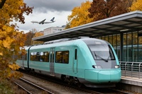 Nowa linia kolejowa na lotnisko Modlin zatwierdzona. Kiedy pojadą pociągi?