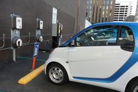 Elektromobilność: ilość samochodów elektrycznych wzrosła o 100%