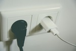 Polacy oszczędzają prąd. Sprzęt elektryczny do szafy?