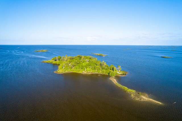 7 najmniejszych wysp na sprzedaż