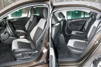 Volkswagen Jetta - przednie i tylne fotele