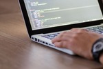 Branża IT bez ofert pracy dla programistów-juniorów?