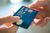 Czy w dobie NFC karty debetowe to już przeżytek?