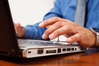 Programy komputerowe z Internetu a import usług w VAT