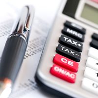 Zmiana formy opodatkowania do 22 sierpnia. Czy warto przejść na skalę podatkową?