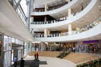 Pomiar temperatury przed wizytą u fryzjera w centrum handlowym - co na to prawo?