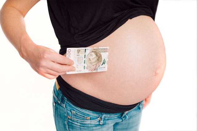 Ile kosztuje ciąża i poród w Polsce?