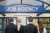 Warto korzystać z usług agencji zatrudnienia?