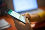 Polacy przesyłają poufne dane przez WhatsAppa lub Messengera
