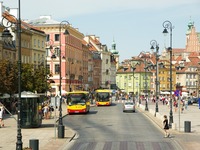 Które ulice Warszawy wyróżniają się pod względem oferty gastronomicznej?