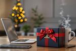 Świąteczne prezenty dla kontrahentów i pracowników - kiedy są kosztem, co z podatkiem dochodowym i VAT?