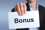 Jak rozliczyć bonus pieniężny otrzymany przez firmę?