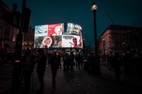 Reklama łapie oddech, reklamodawcy nie szczędzą pieniędzy
