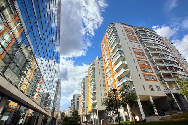 Rynek nieruchomości mieszkaniowych i komercyjnych IV kw. 2015